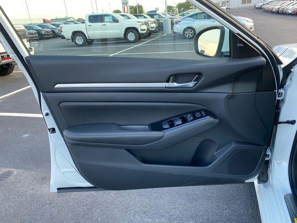 new 2025 Nissan Altima car, priced at $29,735