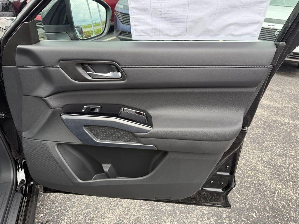 new 2025 Nissan Pathfinder car, priced at $42,771