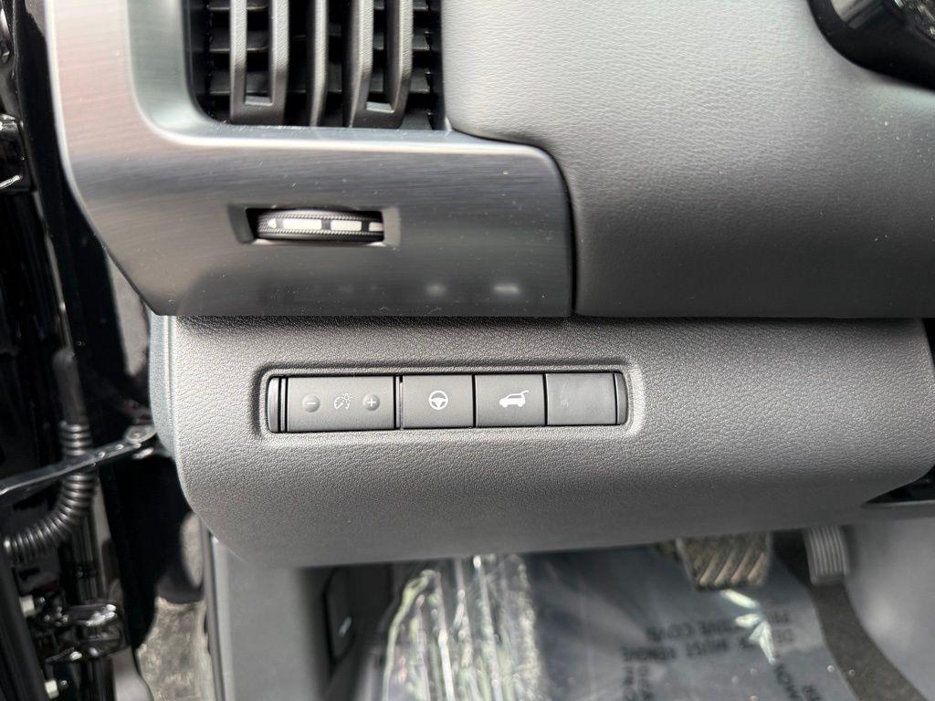 new 2025 Nissan Pathfinder car, priced at $42,771
