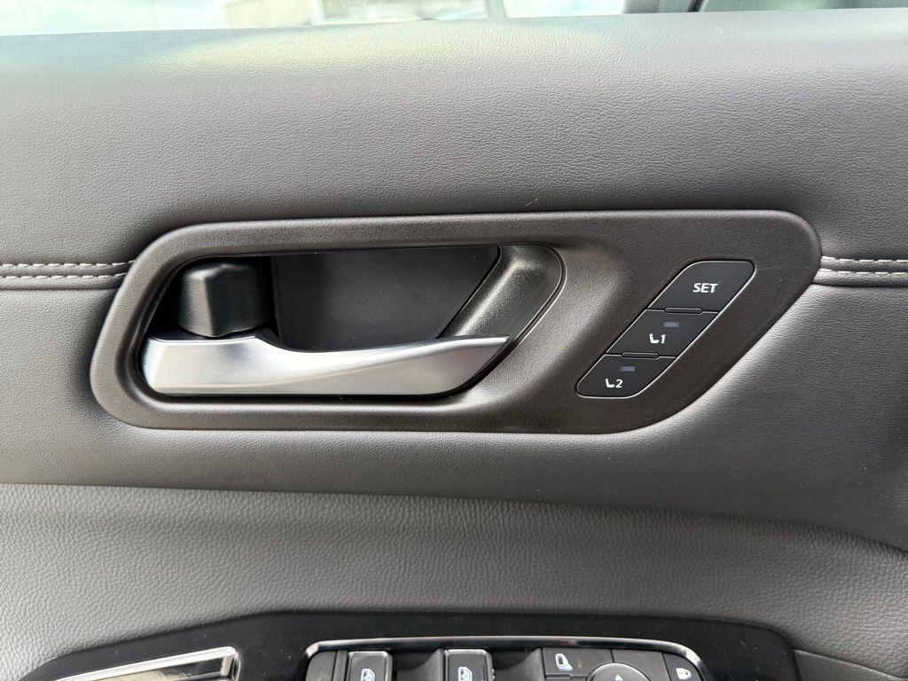 new 2025 Nissan Pathfinder car, priced at $47,340