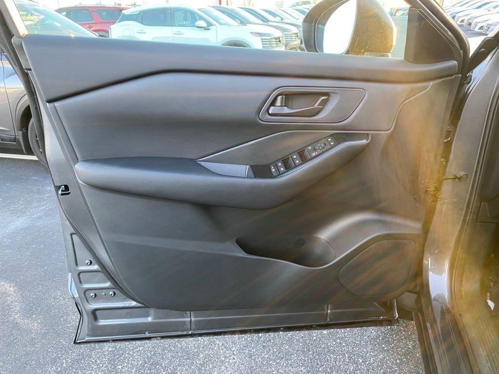 new 2025 Nissan Rogue car, priced at $25,848