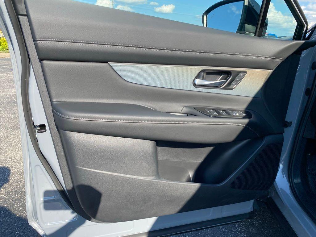 new 2025 Nissan Murano car, priced at $45,185