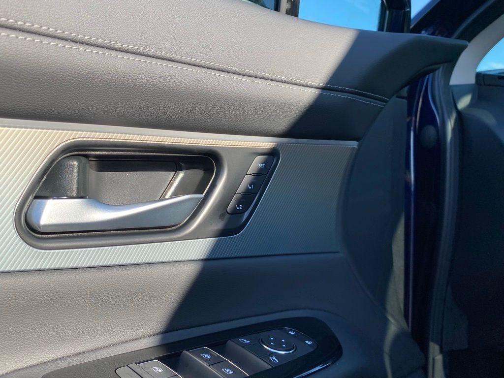 new 2025 Nissan Murano car, priced at $43,927