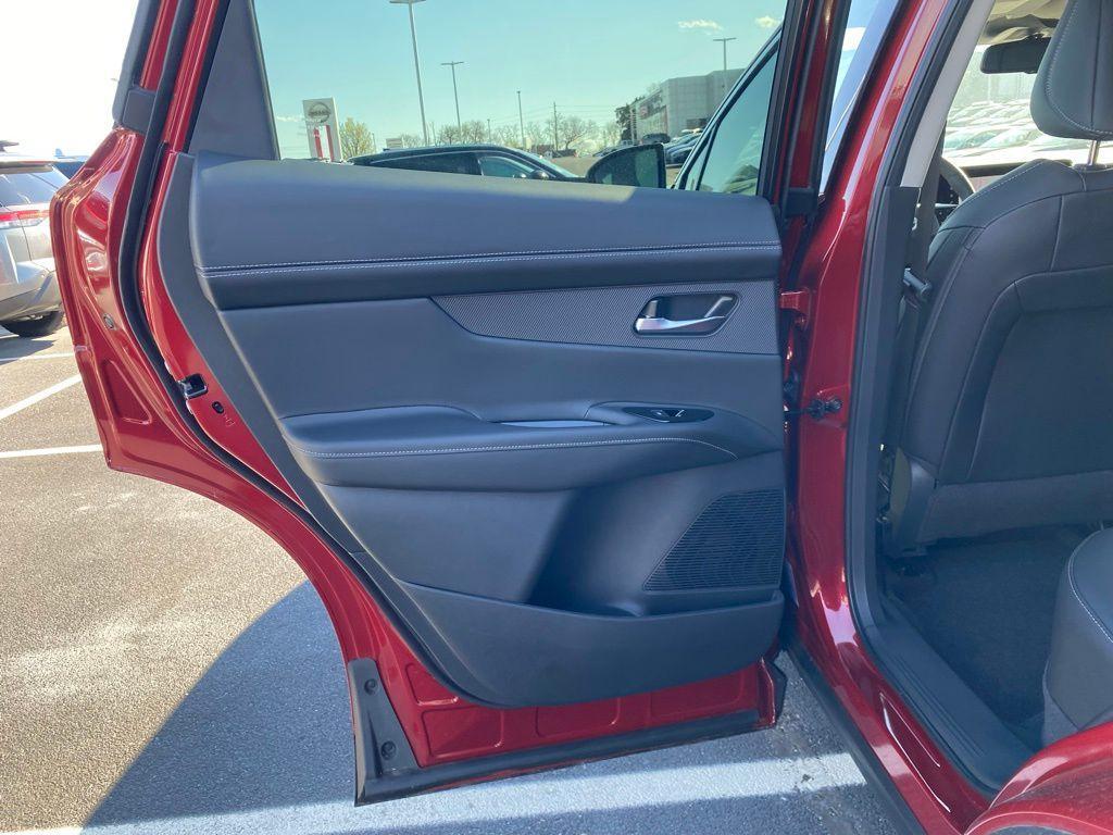 new 2025 Nissan Murano car, priced at $46,182