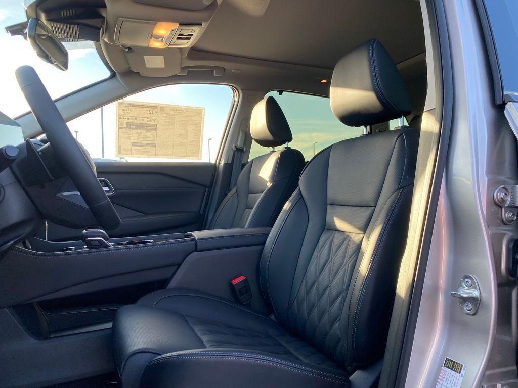 new 2025 Nissan Rogue car, priced at $40,287