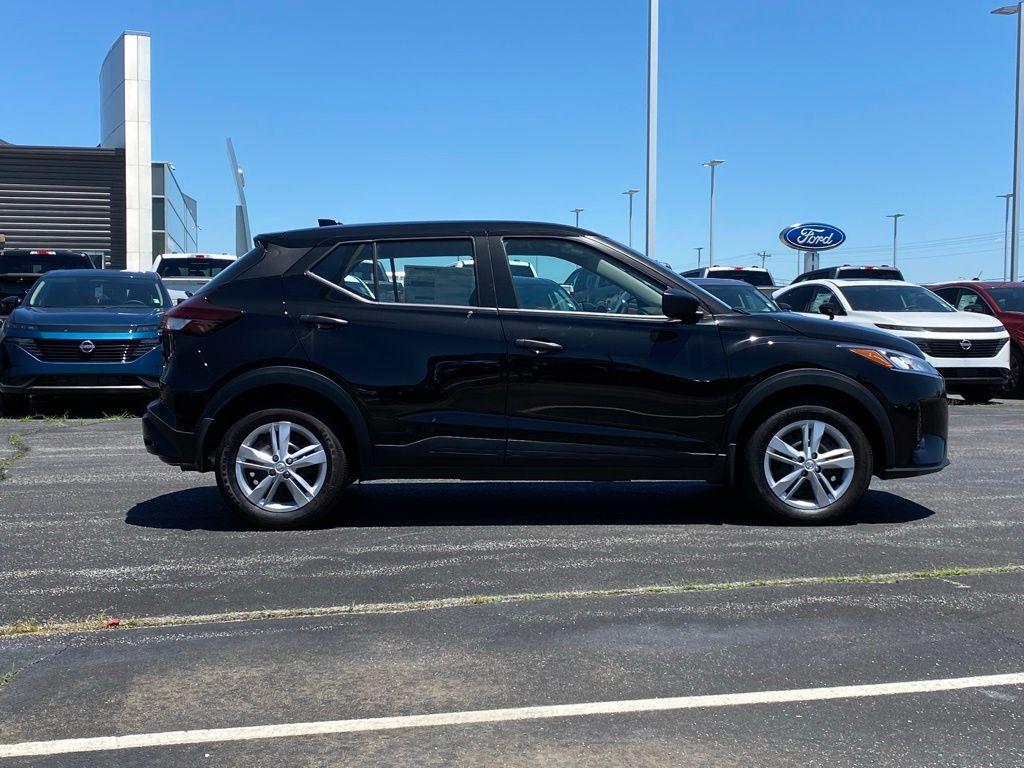 new 2025 Nissan Kicks Play car, priced at $21,871