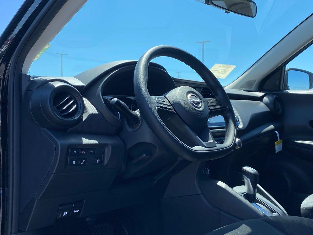 new 2025 Nissan Kicks Play car, priced at $21,871