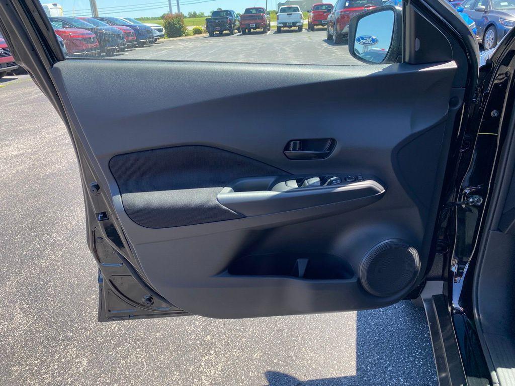 new 2025 Nissan Kicks Play car, priced at $21,871