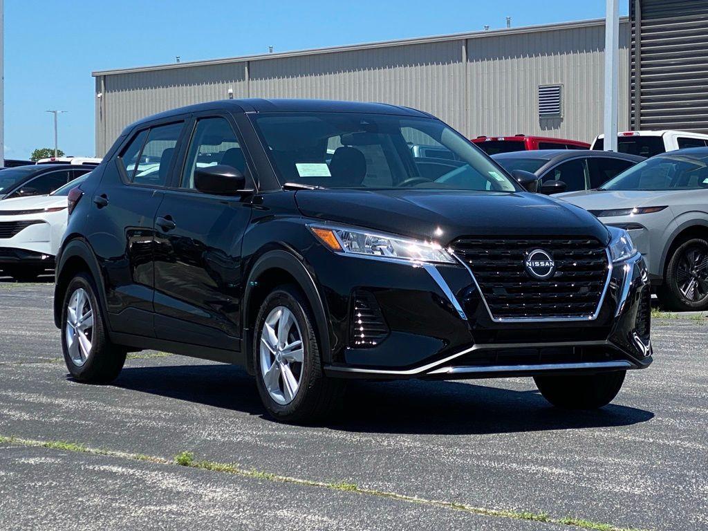 new 2025 Nissan Kicks Play car, priced at $21,871