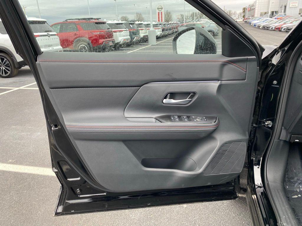 new 2025 Nissan Kicks car, priced at $27,949