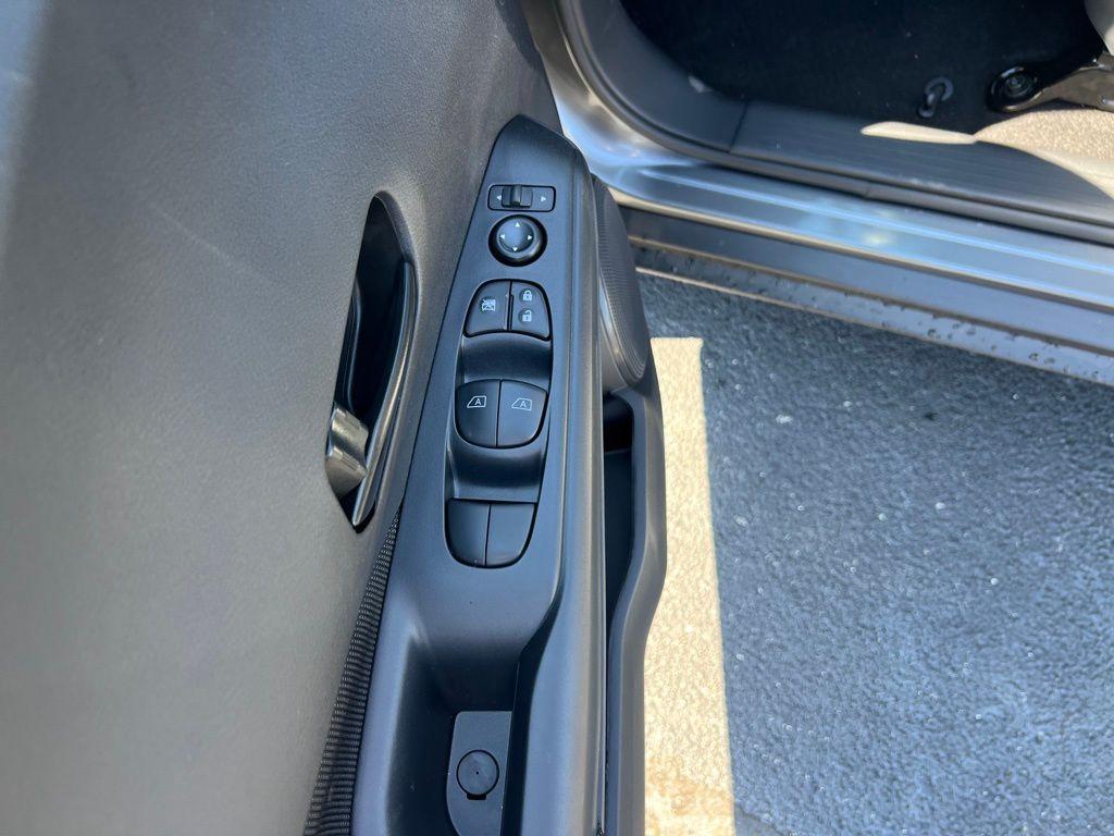 new 2025 Nissan Kicks car, priced at $23,071