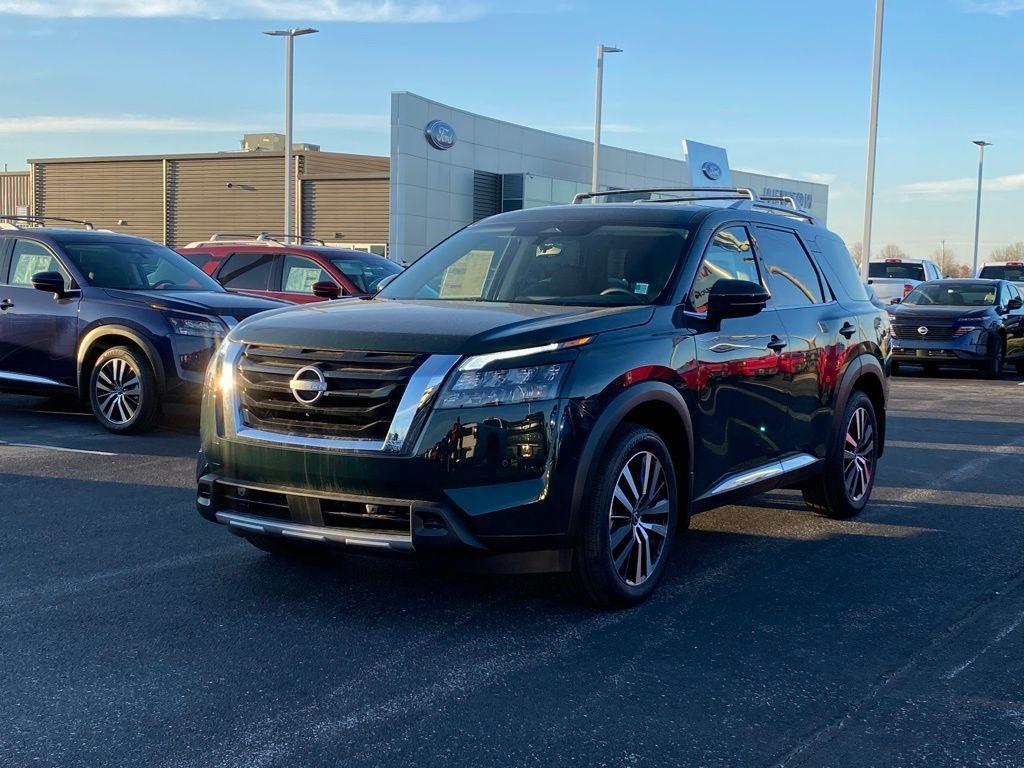 new 2025 Nissan Pathfinder car, priced at $47,003