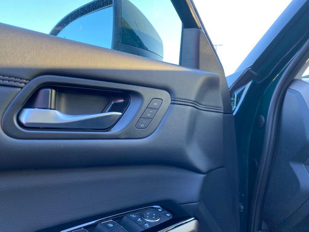 new 2025 Nissan Pathfinder car, priced at $47,003