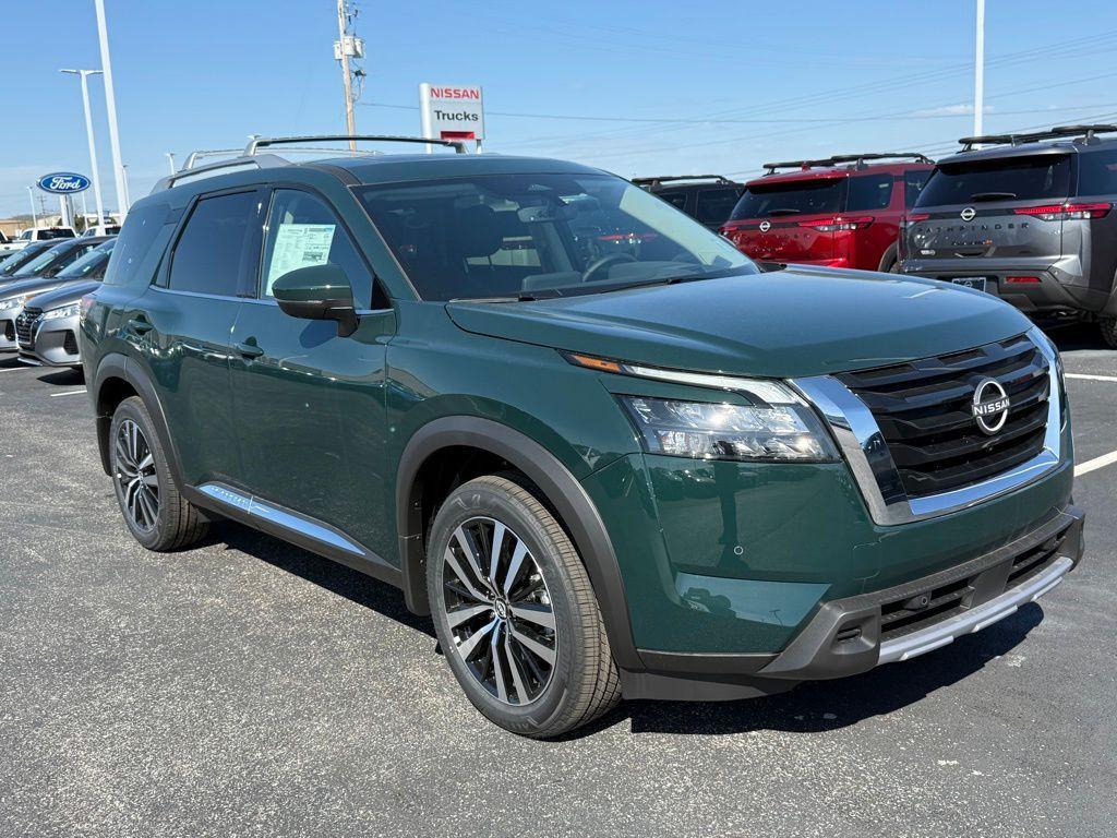 new 2025 Nissan Pathfinder car, priced at $48,877