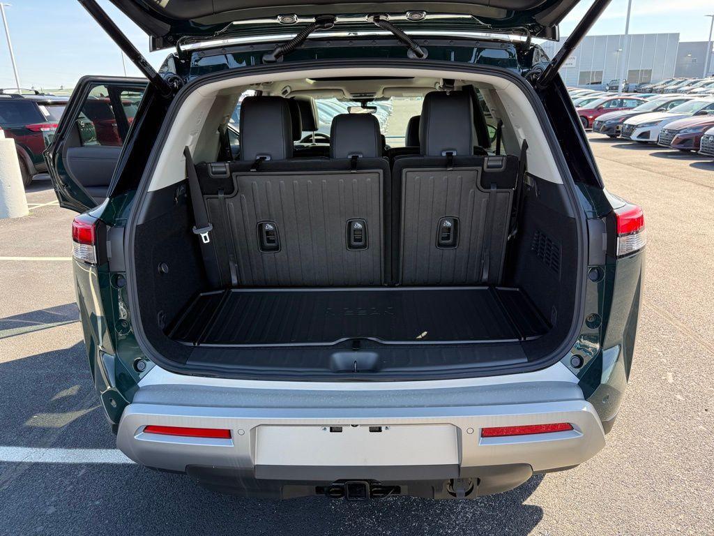 new 2025 Nissan Pathfinder car, priced at $48,877