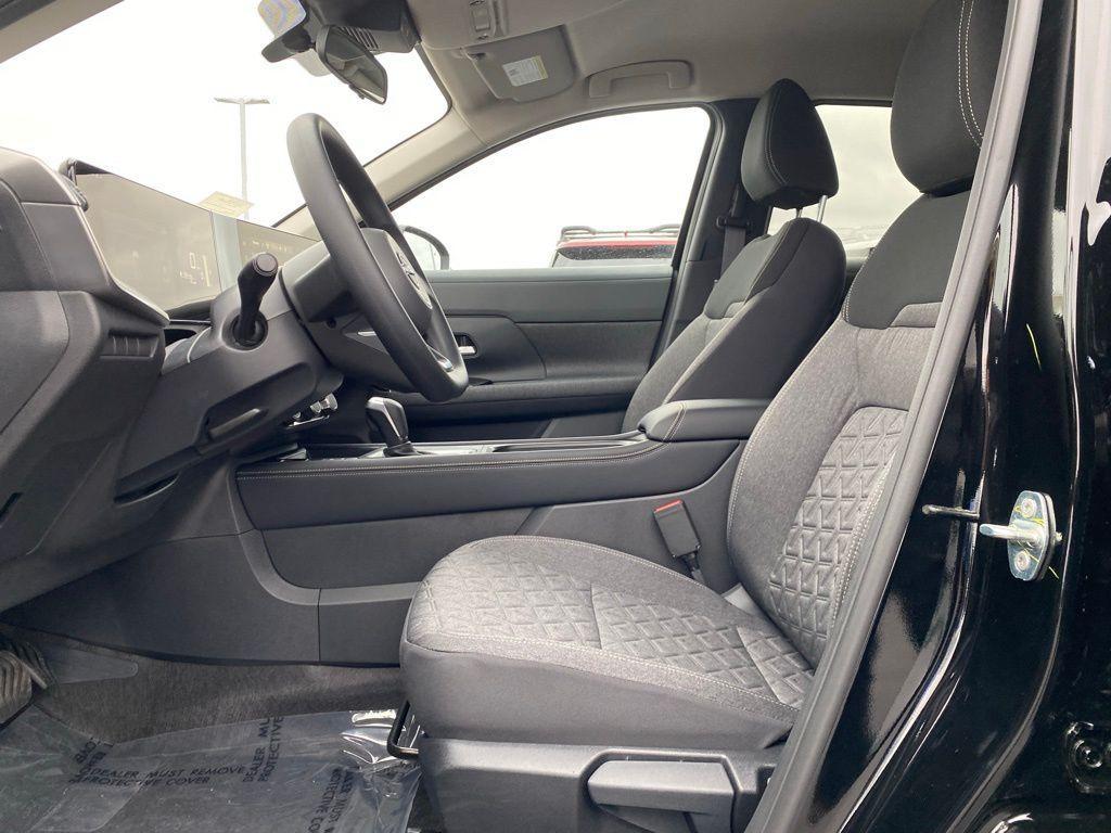 new 2025 Nissan Kicks car, priced at $25,667