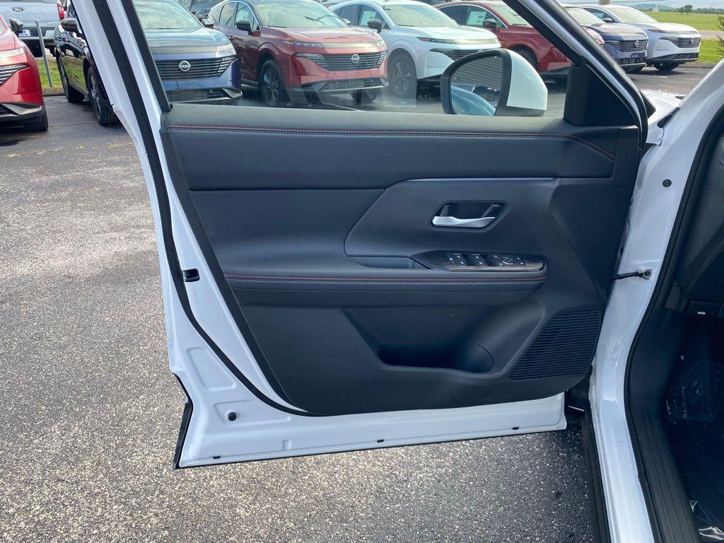 new 2025 Nissan Kicks car, priced at $27,915