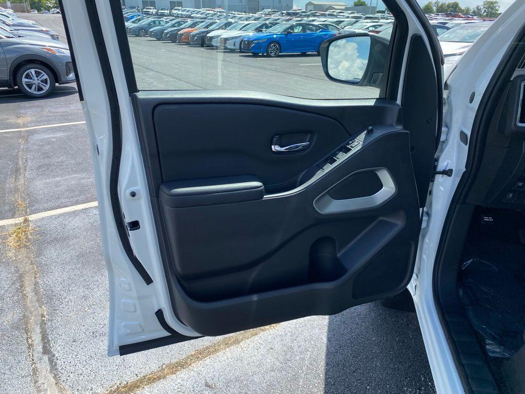 new 2025 Nissan Frontier car, priced at $32,574