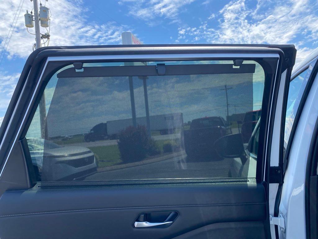 new 2025 Nissan Pathfinder car, priced at $40,977