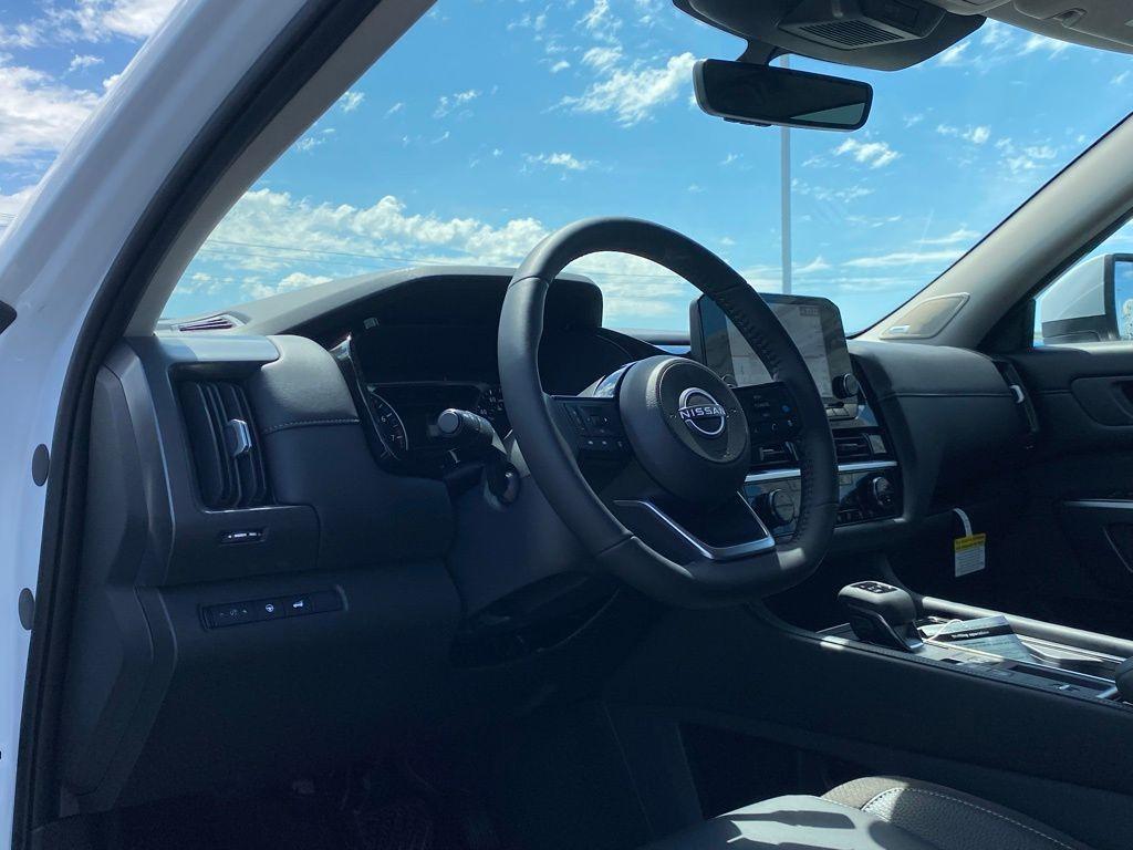 new 2025 Nissan Pathfinder car, priced at $40,977