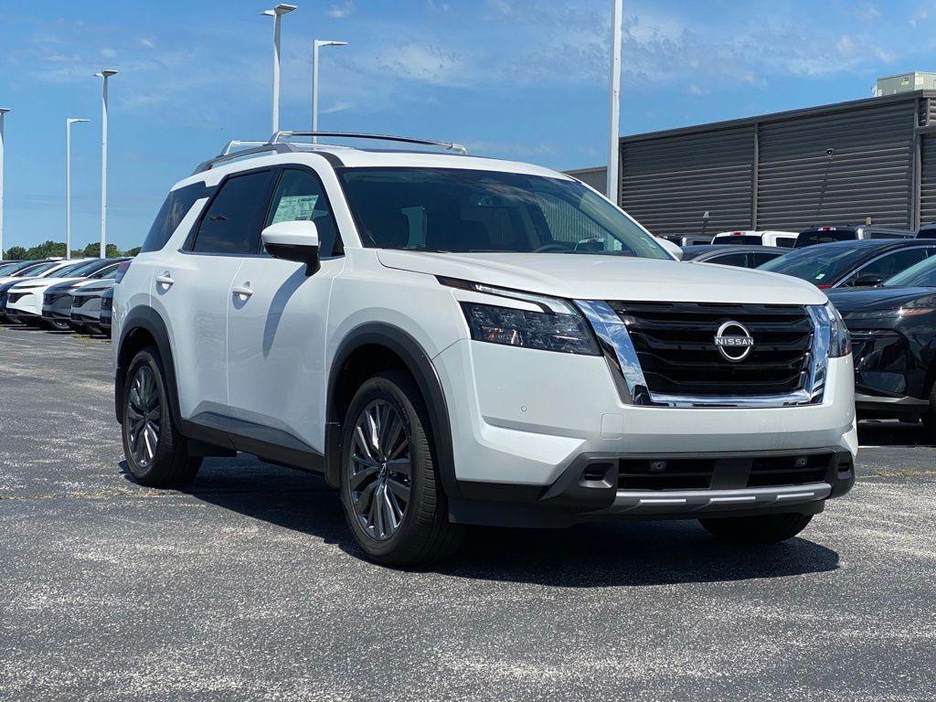 new 2025 Nissan Pathfinder car, priced at $40,977