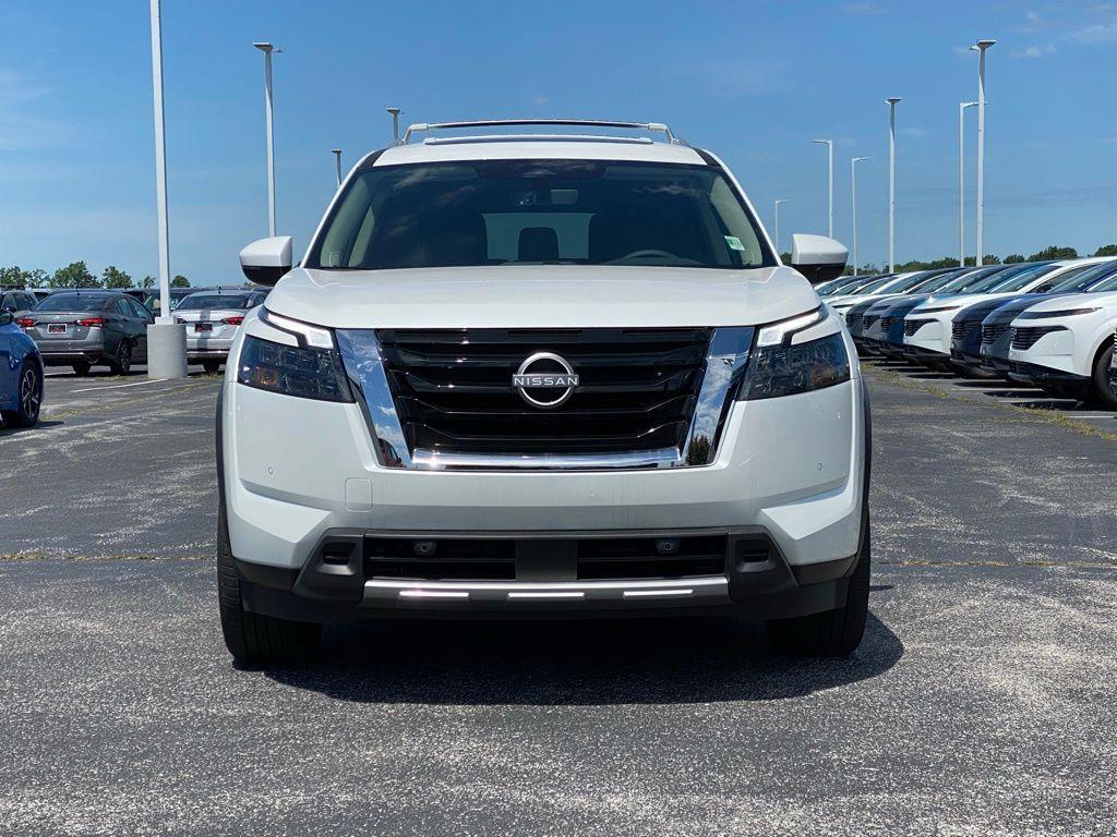 new 2025 Nissan Pathfinder car, priced at $40,977