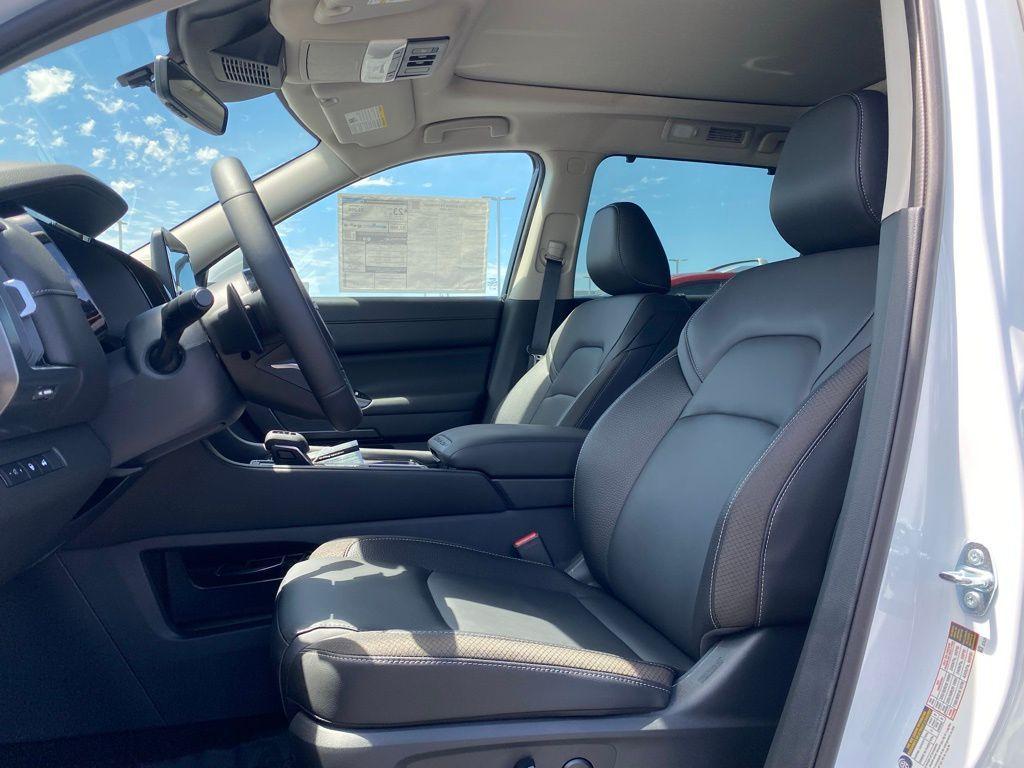 new 2025 Nissan Pathfinder car, priced at $40,977