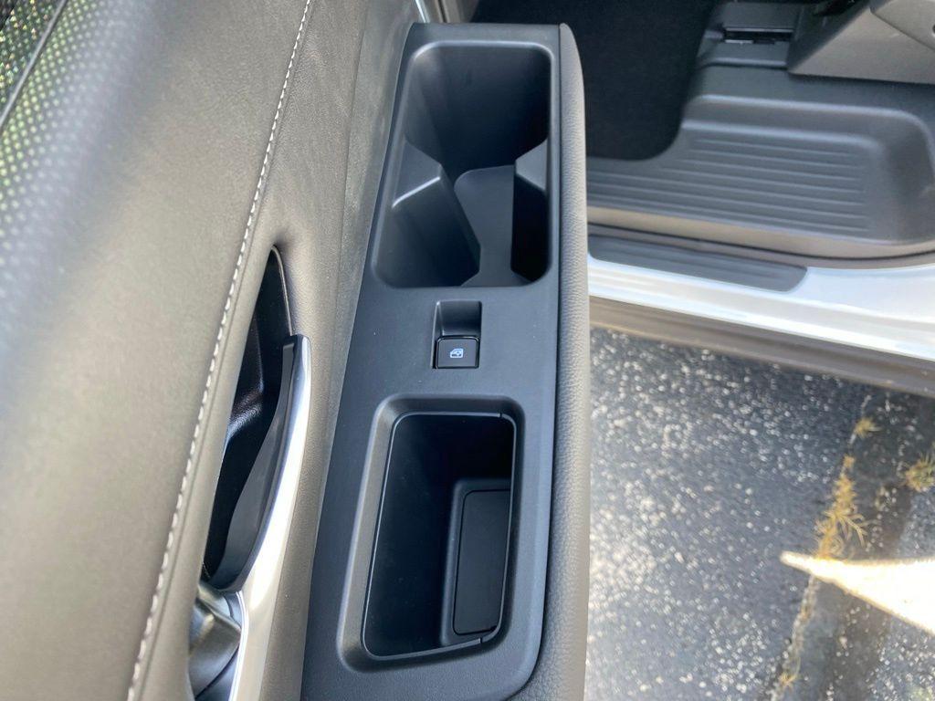 new 2025 Nissan Pathfinder car, priced at $40,977
