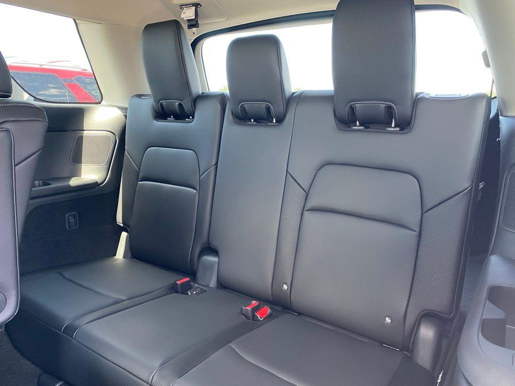 new 2025 Nissan Pathfinder car, priced at $40,977