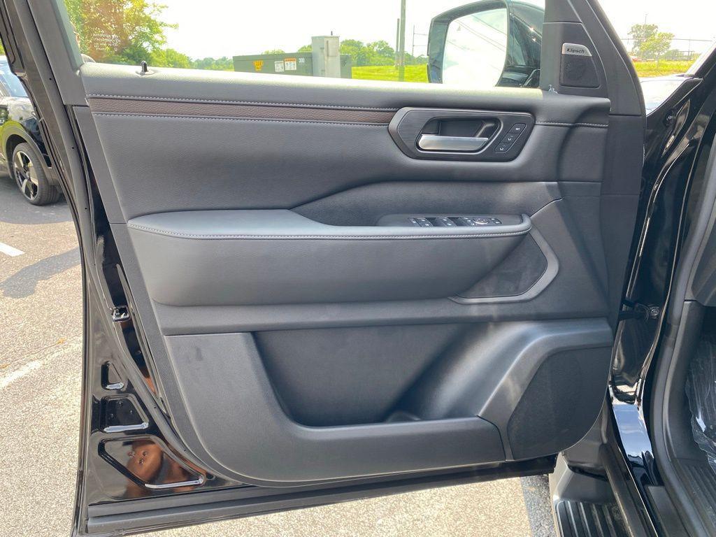 new 2025 Nissan Armada car, priced at $66,817