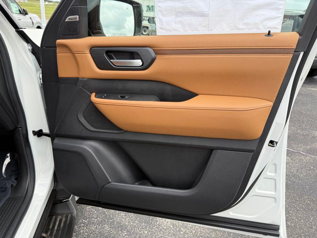 new 2025 Nissan Armada car, priced at $65,690