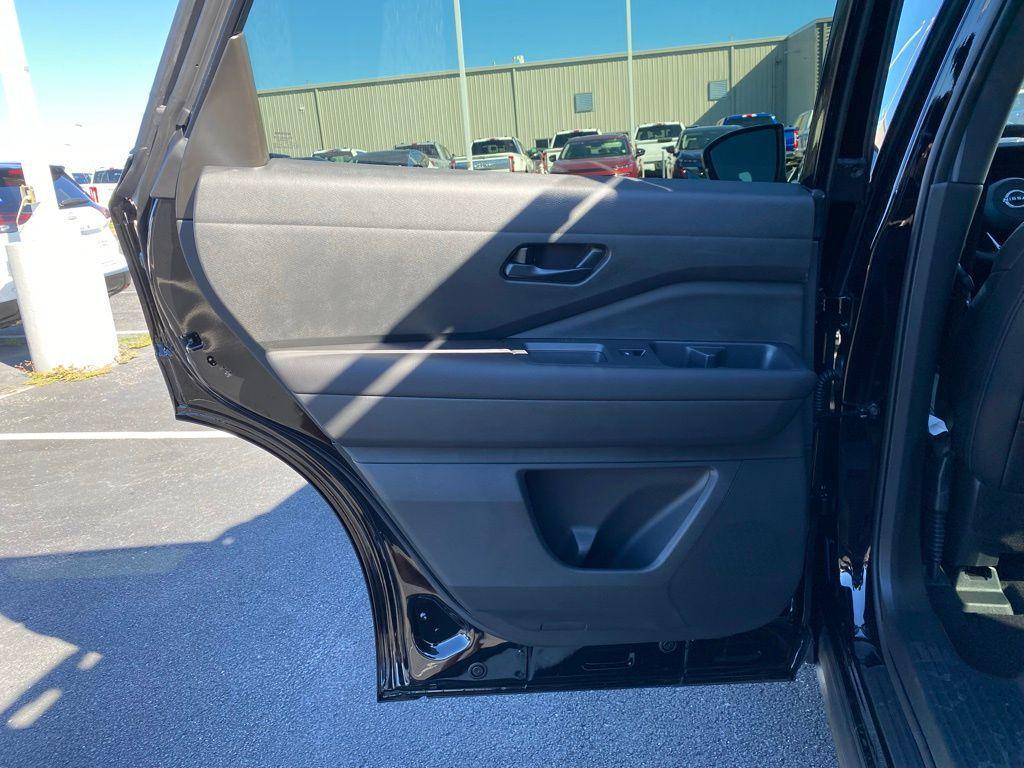 new 2025 Nissan Pathfinder car, priced at $37,477
