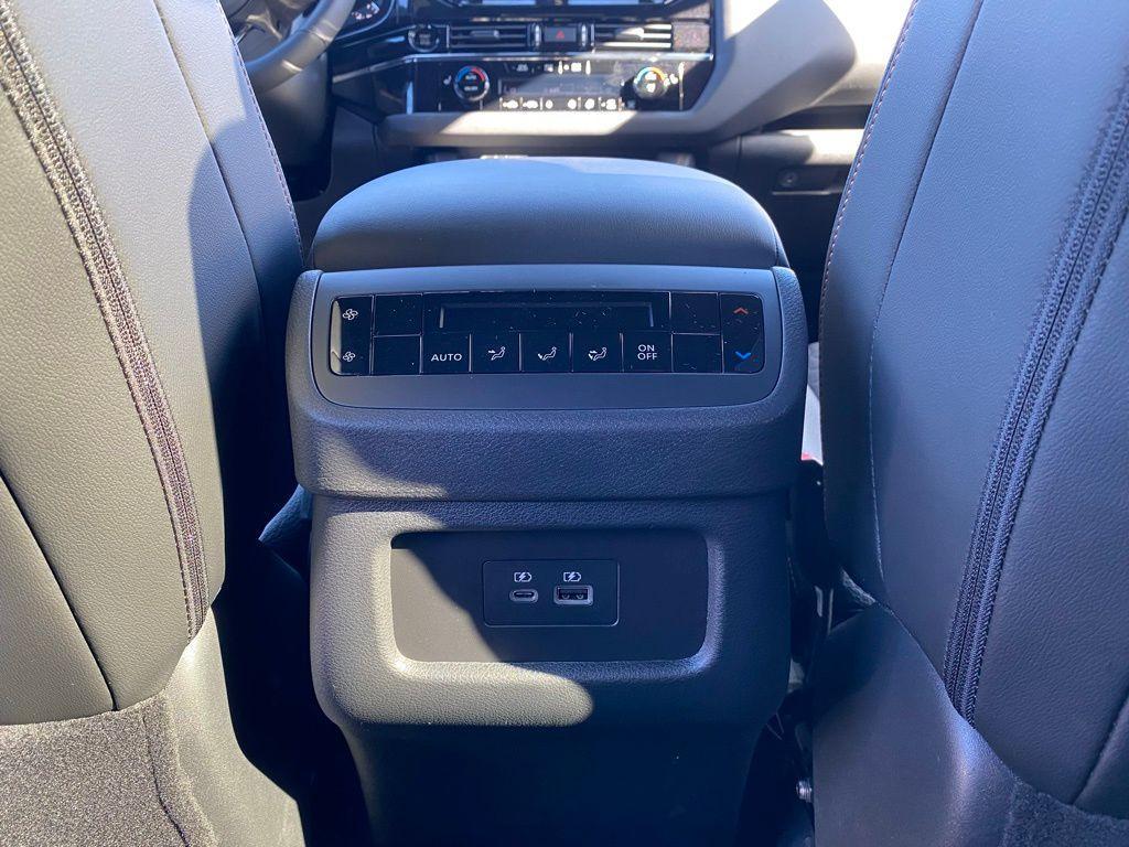 new 2025 Nissan Pathfinder car, priced at $37,477