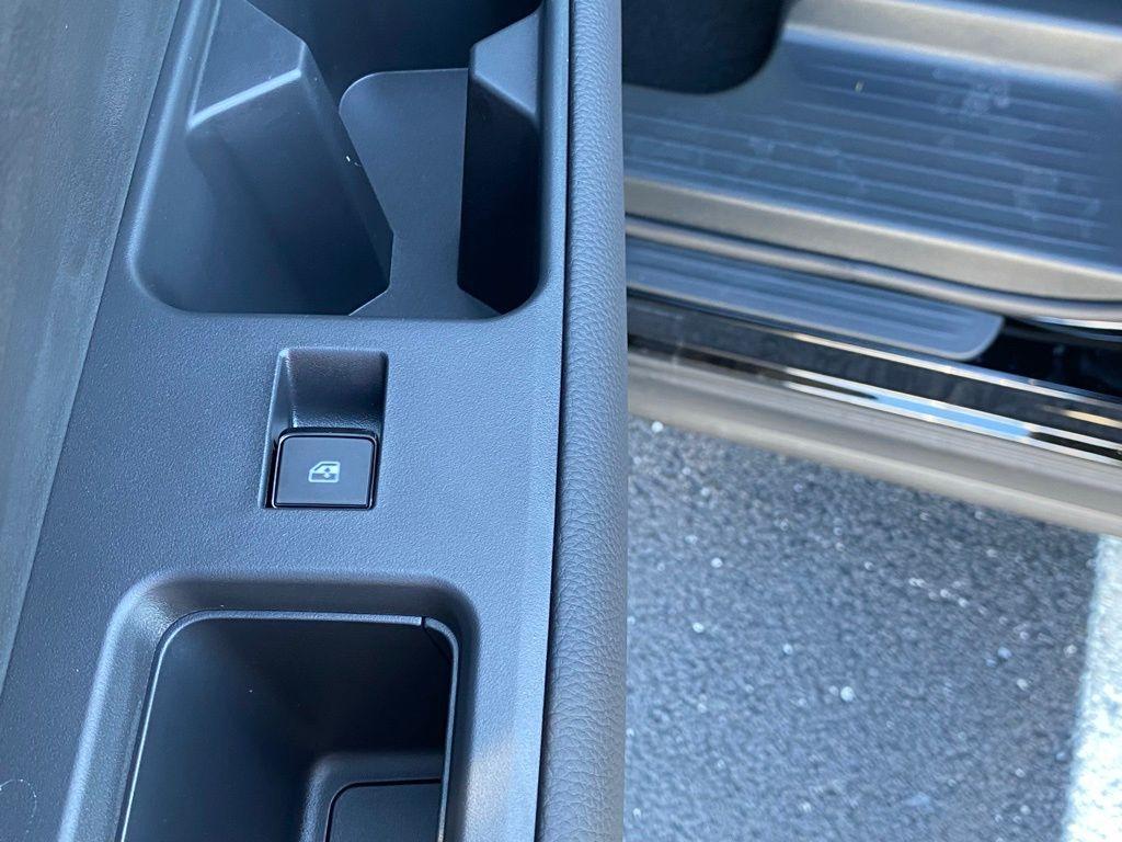 new 2025 Nissan Pathfinder car, priced at $37,477
