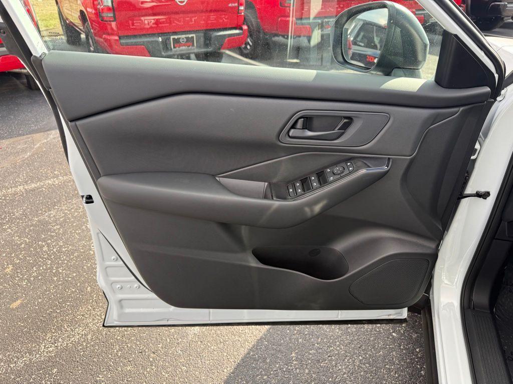 new 2025 Nissan Rogue car, priced at $30,033