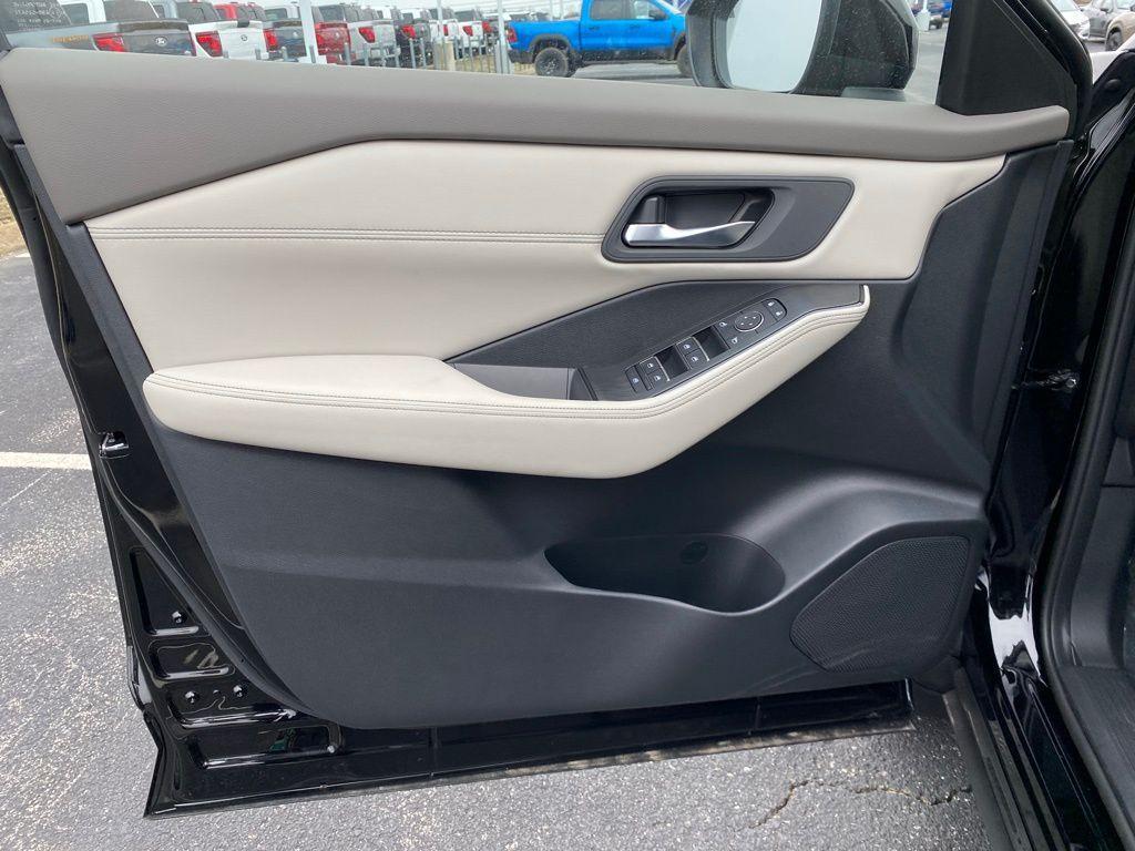 new 2025 Nissan Rogue car, priced at $35,432