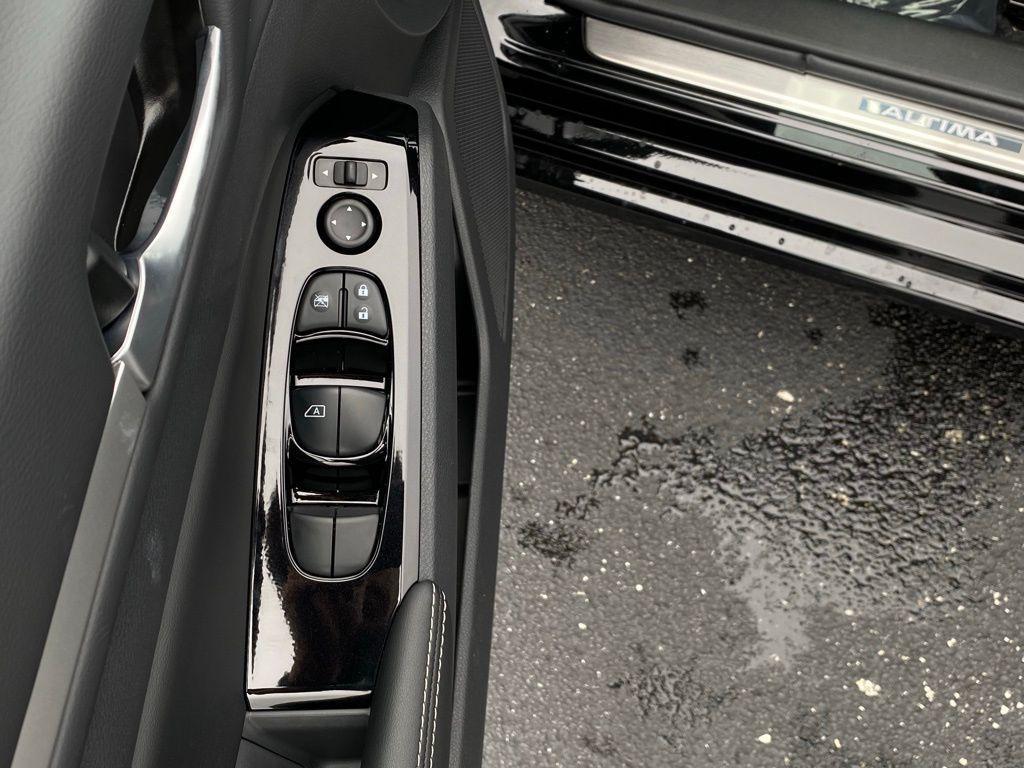 new 2025 Nissan Altima car, priced at $29,785