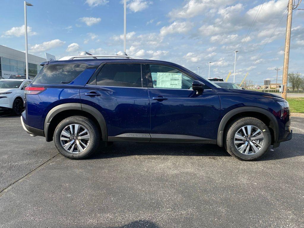 new 2025 Nissan Pathfinder car, priced at $42,418