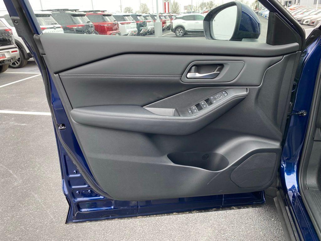 new 2025 Nissan Rogue car, priced at $35,432