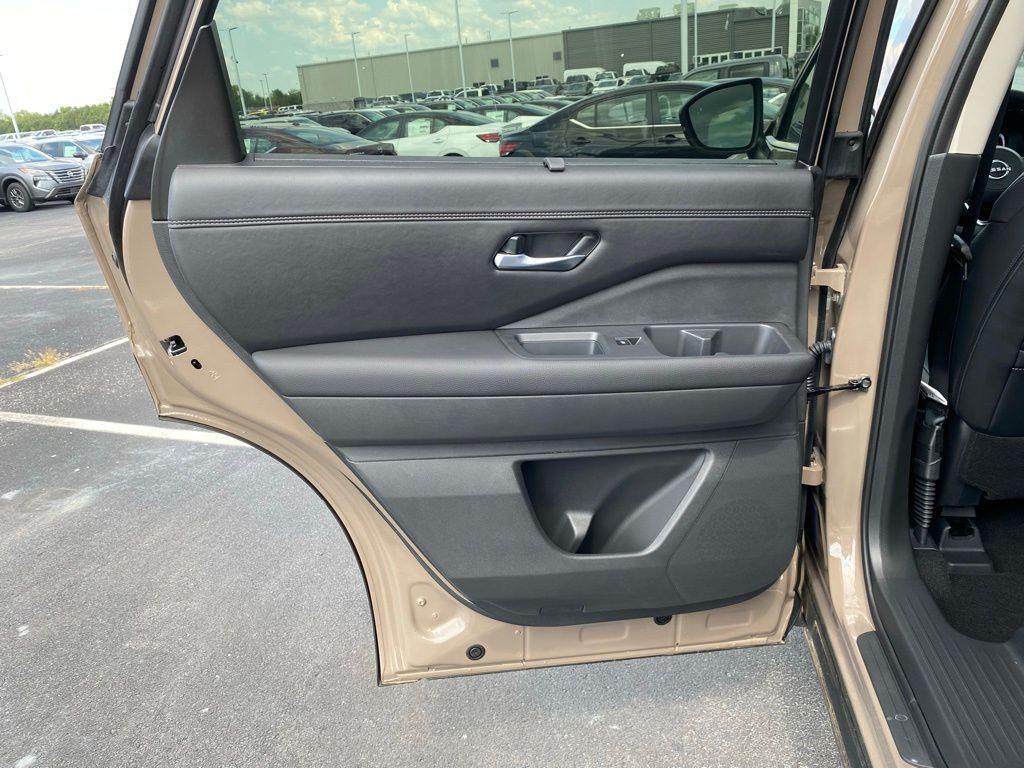 new 2025 Nissan Pathfinder car, priced at $42,677