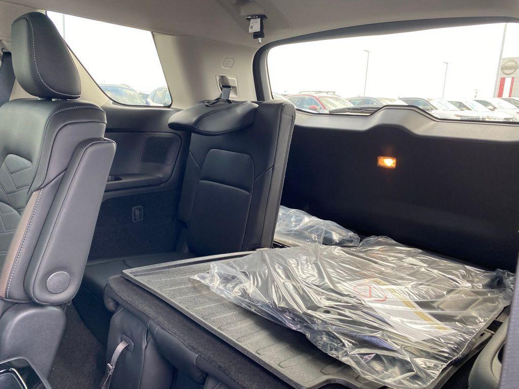 new 2025 Nissan Pathfinder car, priced at $42,677