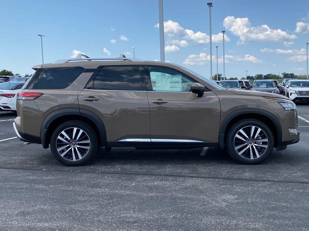 new 2025 Nissan Pathfinder car, priced at $42,677