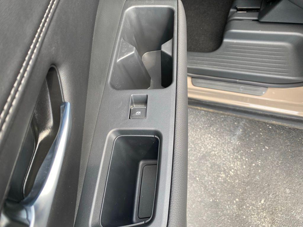 new 2025 Nissan Pathfinder car, priced at $42,677