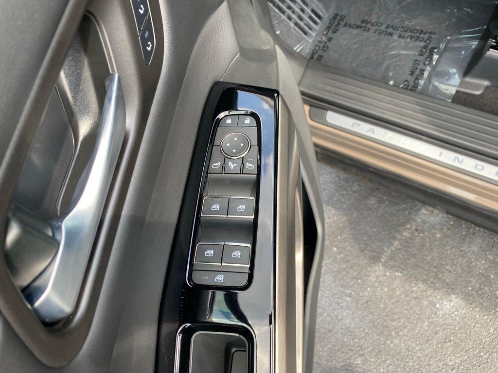 new 2025 Nissan Pathfinder car, priced at $42,677