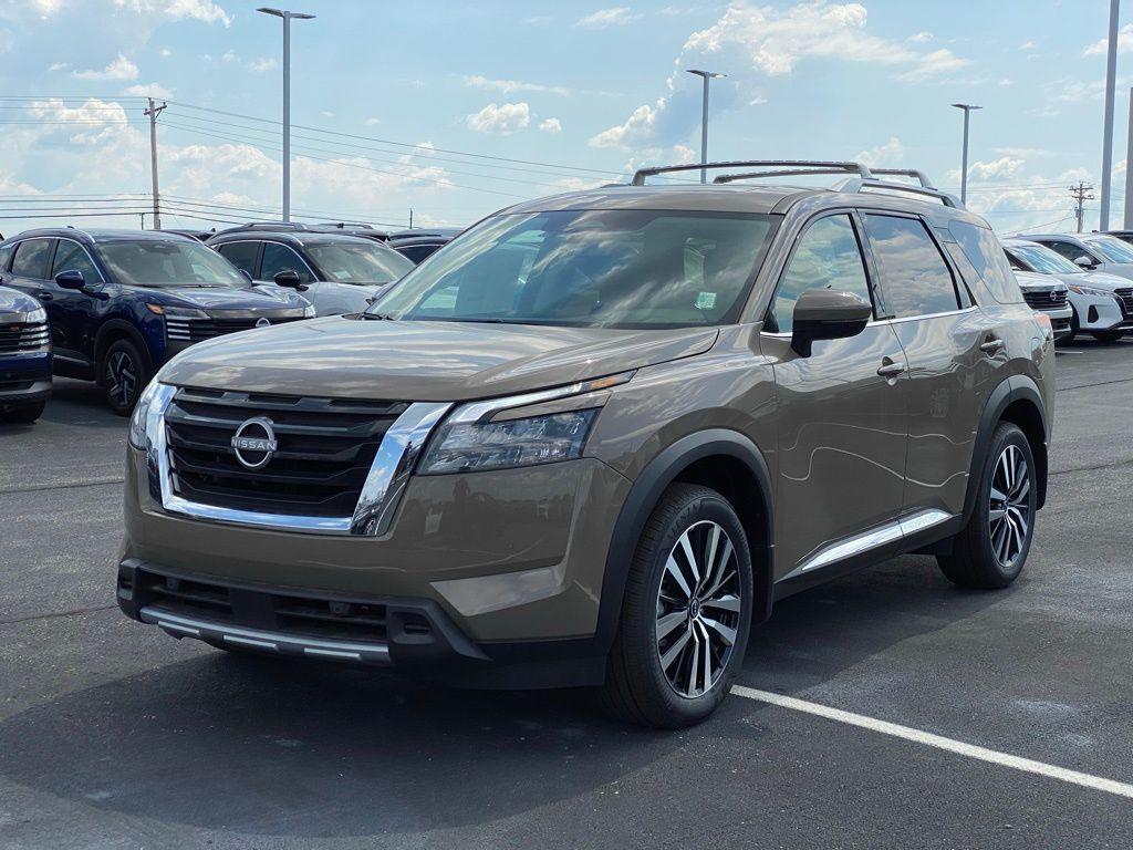 new 2025 Nissan Pathfinder car, priced at $42,677