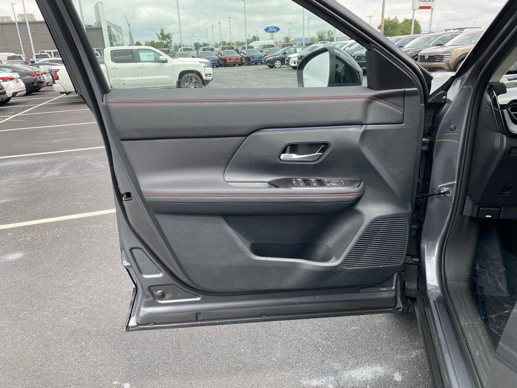 new 2025 Nissan Kicks car, priced at $27,593