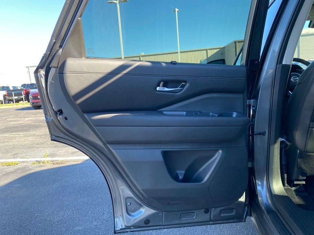 new 2025 Nissan Pathfinder car, priced at $35,526