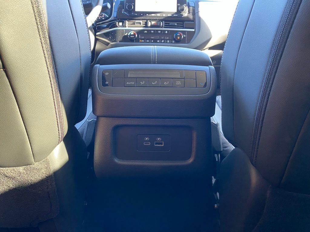 new 2025 Nissan Pathfinder car, priced at $35,526