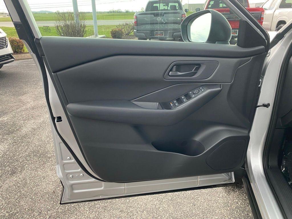 new 2025 Nissan Rogue car, priced at $25,959
