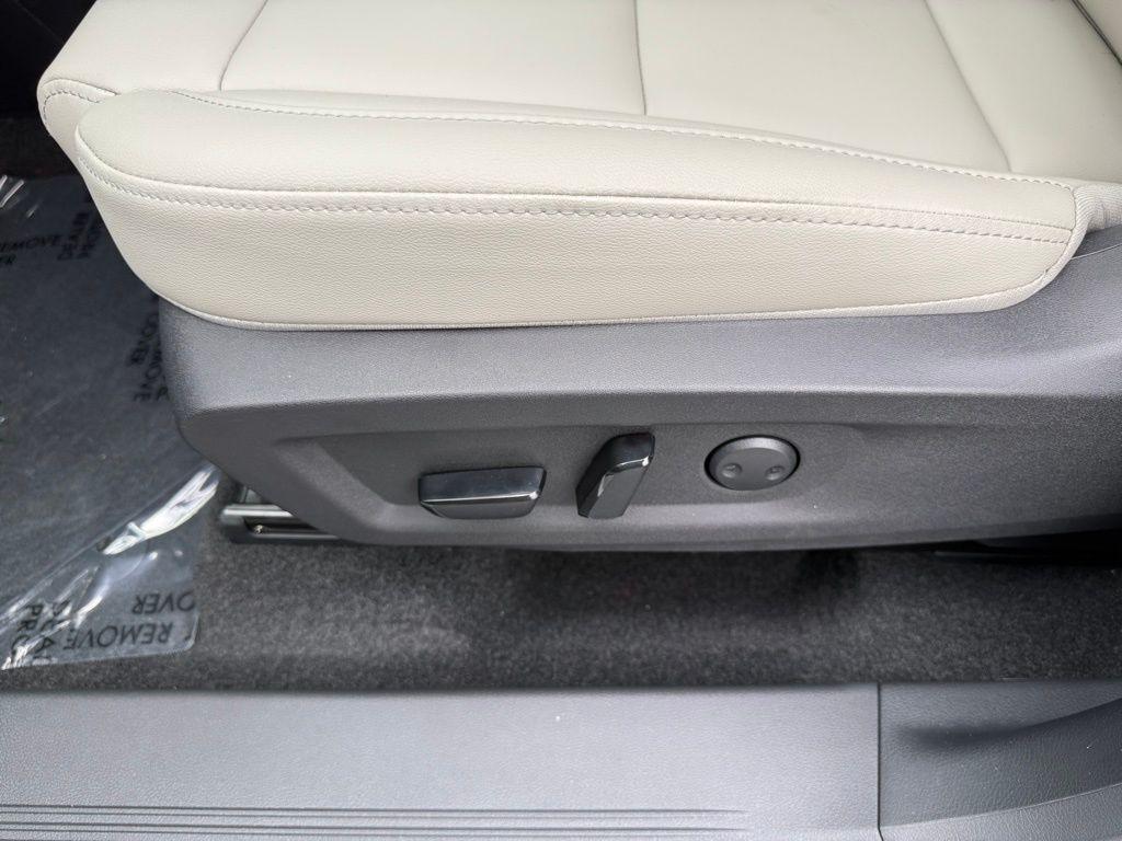 new 2025 Nissan Murano car, priced at $40,843
